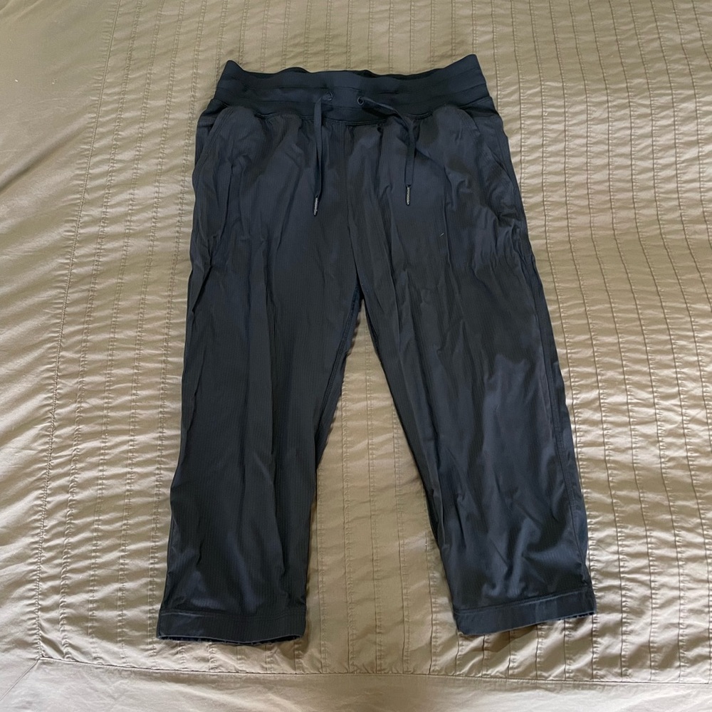 Lululemon casual studio crops